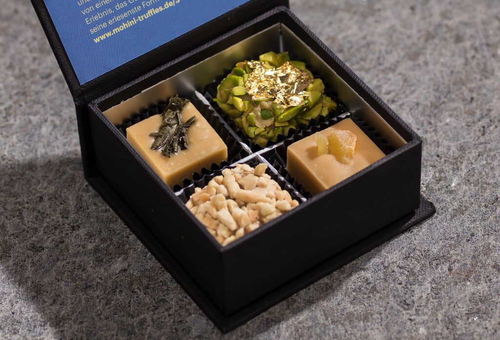 MOHINI Truffles: Licht und Linie – Kompositionen in hellen Noten.
