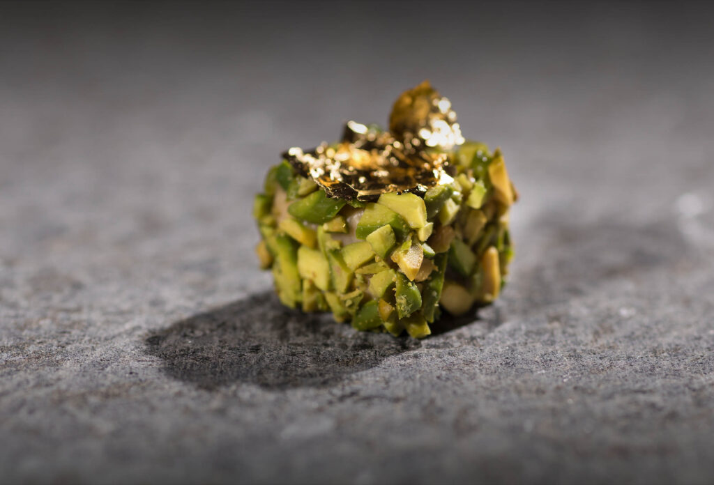 MOHINI Truffles: Licht und Linie – Kompositionen in hellen Noten.