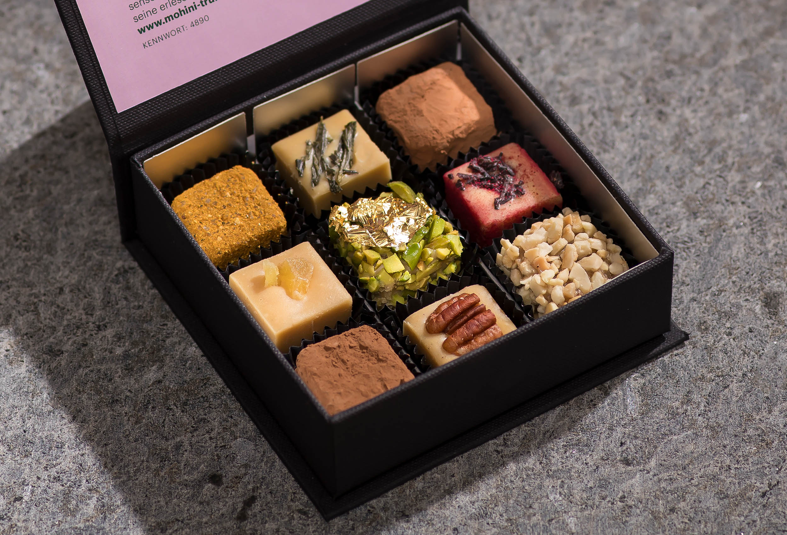 MOHINI Truffles: Zwischen Orten – Am Rand des Lichts